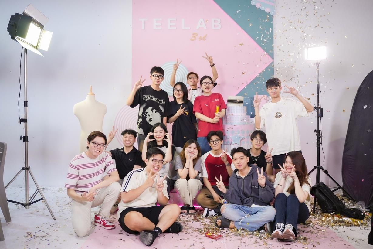 Đội ngũ KIRA Việt Nam tại studio